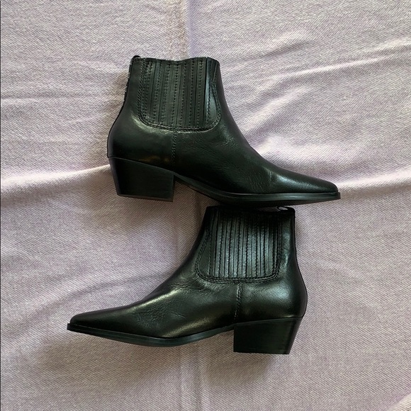 Steve Madden Shoes - New without box Steve Madden ankle boots